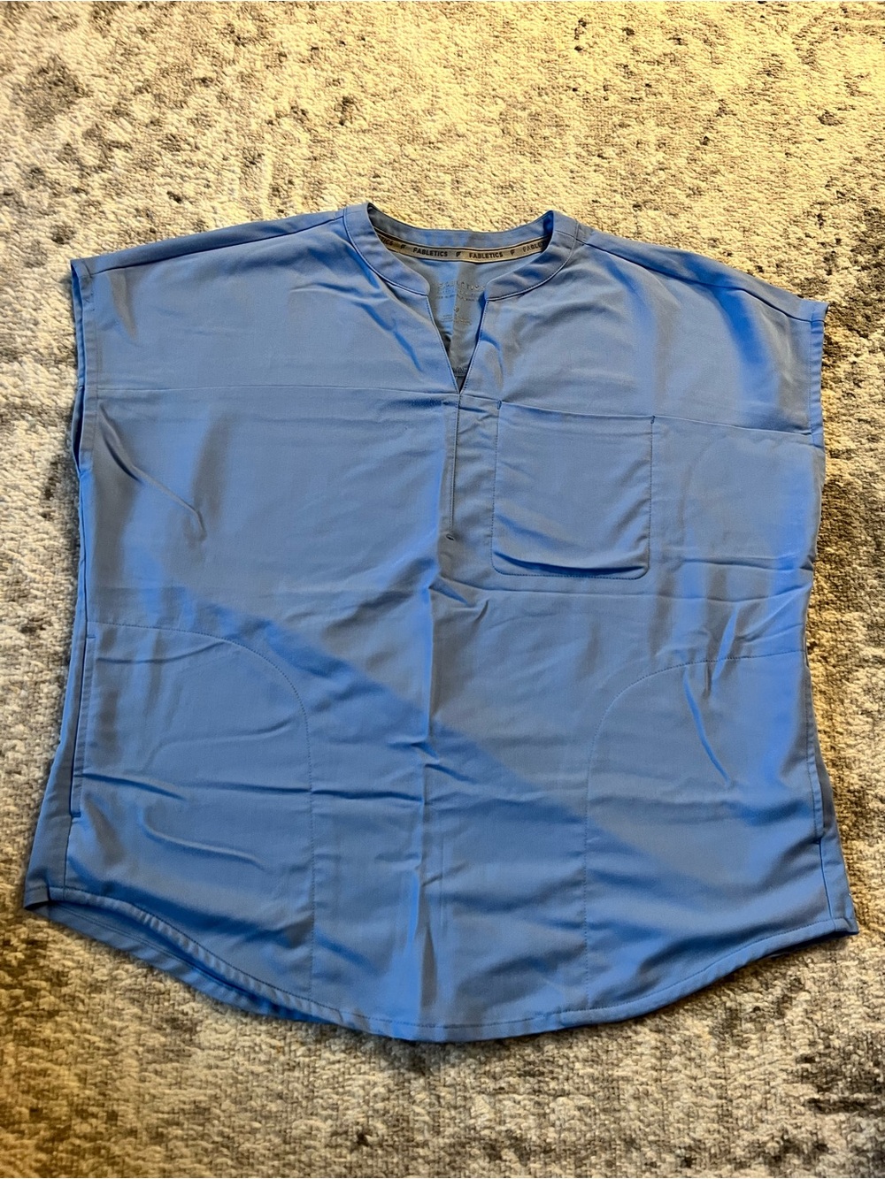 Fabletics V-Neck Women’s Scrub Top, M